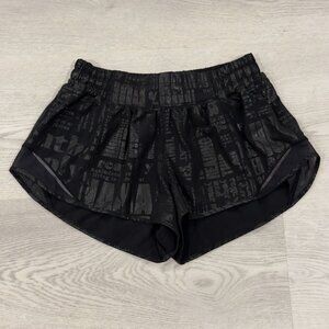 Lululemon Hotty Hot Shorts 2.5” Manifesto Foil Black Sz 6 Reg Athletic Short